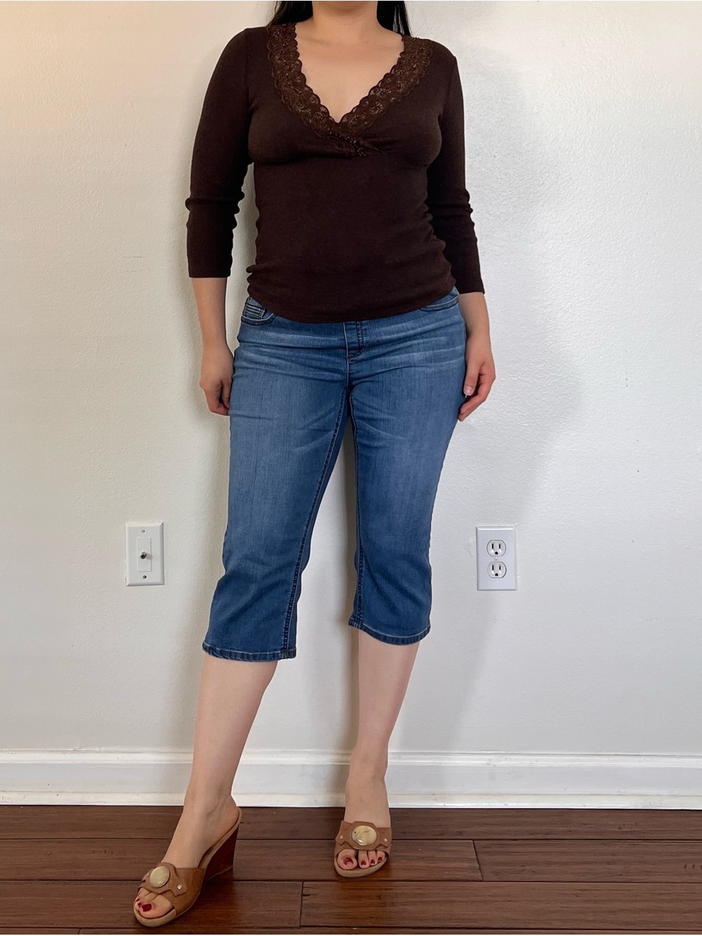 Vintage Y2K Low rise blue denim capri jeans // size 8